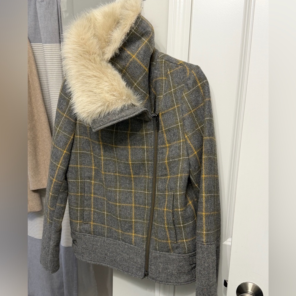 Banana Republic Gray Jacket with Yellow Lining and Faux Fur Collar size M